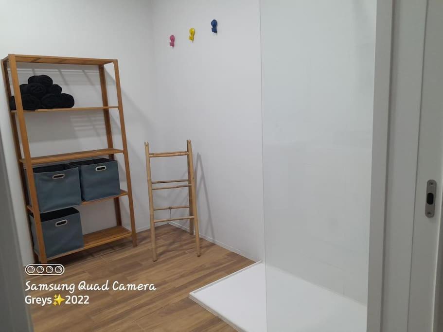 Apartamento Nuevo Cerca De La Playa Y Del Centro Valencia Exteriör bild