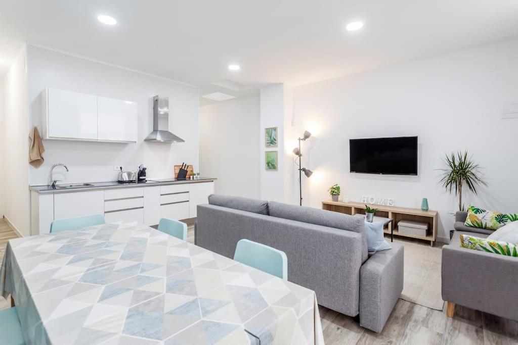 Apartamento Nuevo Cerca De La Playa Y Del Centro Valencia Exteriör bild