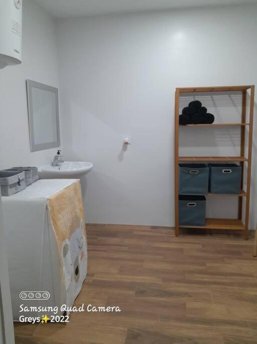 Apartamento Nuevo Cerca De La Playa Y Del Centro Valencia Exteriör bild